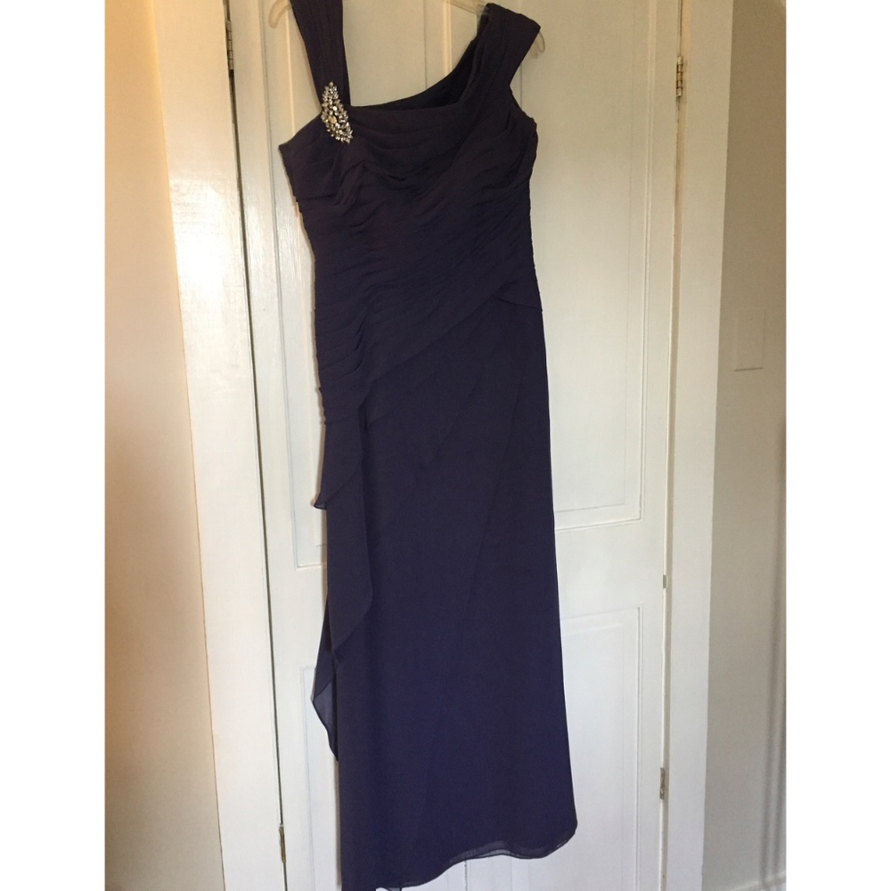 Jade by Jasmine Long Formal Gown Sz 12 Amethyst